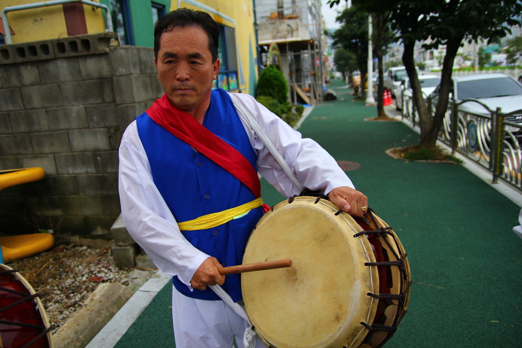 춤추는머리나라 이미지