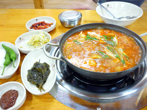 옛날김치돼지찌개 이미지