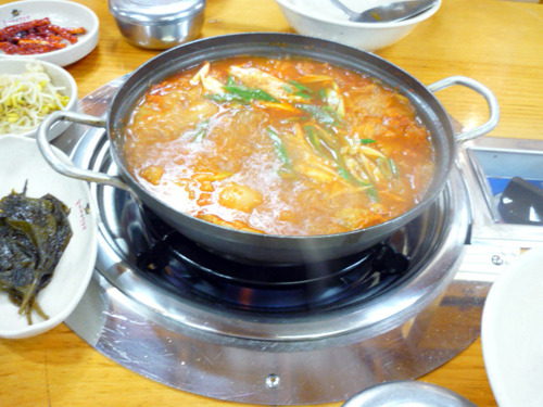 옛날김치돼지찌개 이미지