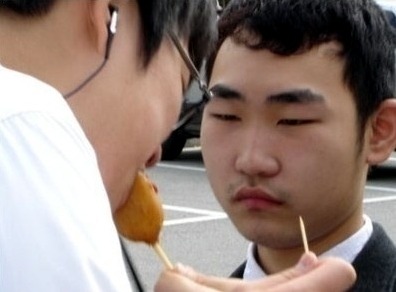 한입만 이미지