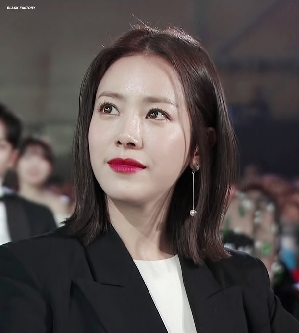 오늘자 백상예술대상 한지민.jpg | 인스티즈