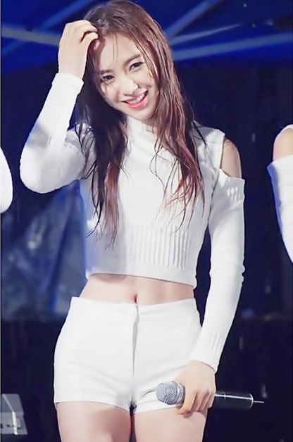 허리 17.9인치 여자 아이돌ㄷㄷㄷ.jpgif | 인스티즈