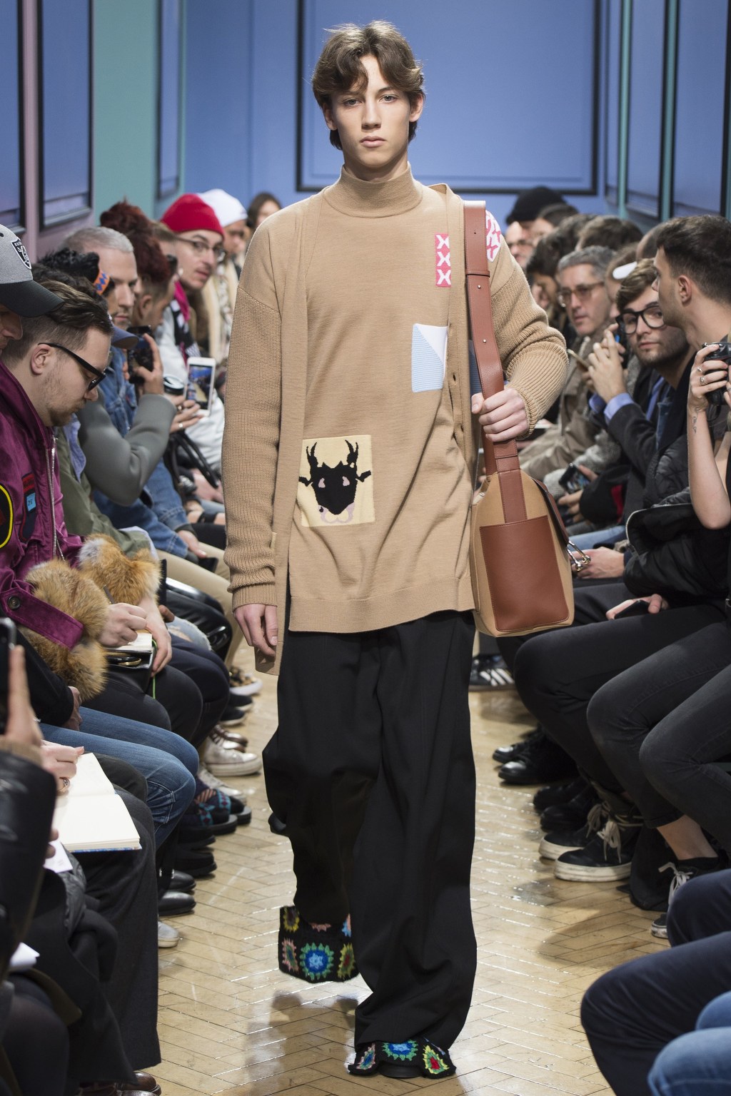 로에베 수석 디자이너 J.W Anderson 2017.18 F/W 남성복 컬렉션 | 인스티즈
