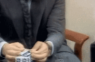 우유 안 흘리고 따르는 법.gif | 인스티즈