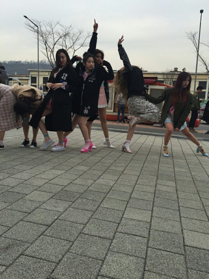 오늘자 트와이스 하이포즈.jpg | 인스티즈