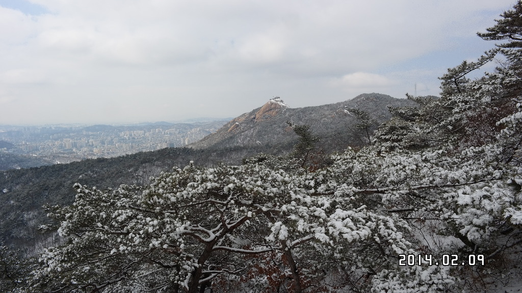 마당바위 이미지