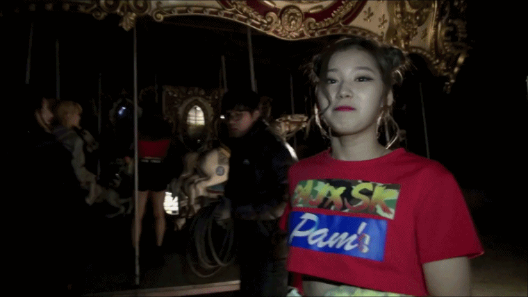 매일 헤어스타일이 바뀌는 트와이스 사나.jpg | 인스티즈