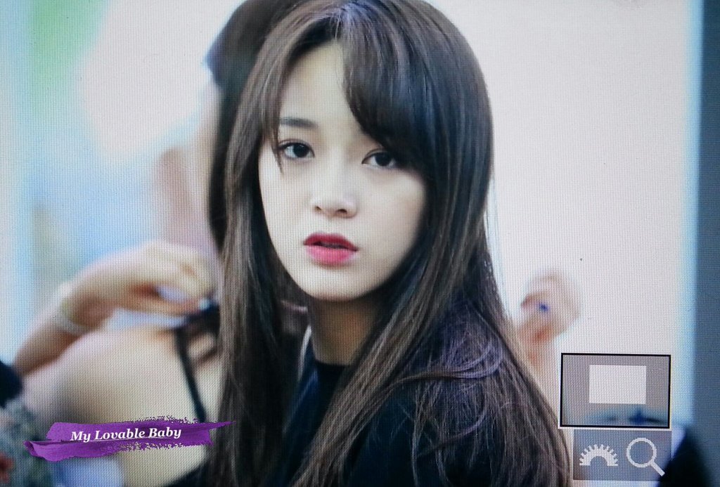 찾아보기 힘든 김세정 무표정한 모습 ㄷㄷㄷ.gif | 인스티즈