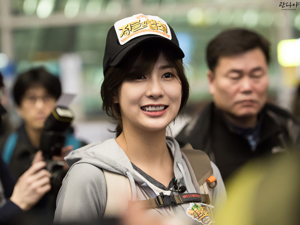 160324 인천공항 출국 에이핑크 하영 By.관다야 | 인스티즈