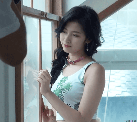 [twice] 오늘자 미나토자키 사나 움짤.gif | 인스티즈