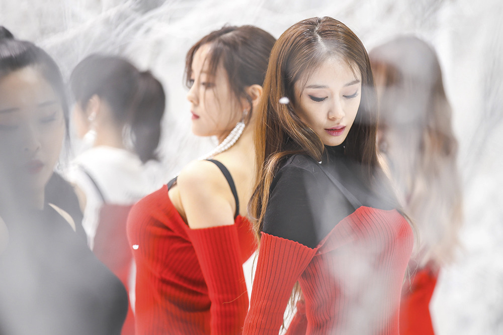 [스타캐스트] 여왕돌이 돌.아.왔.다 설렘 가~득 한 뮤직비디오 촬영 현장 단.독.공.개 | 인스티즈