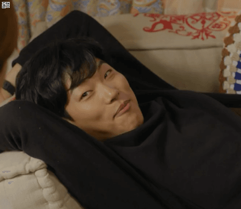 [운빨로맨스] 다짜고짜 보늬(황정음) 집을 찾아간 집 없는 수호(류준열).jpgif | 인스티즈