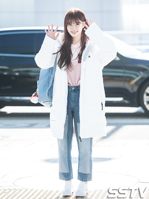 오늘자 김유정 짱예 | 인스티즈