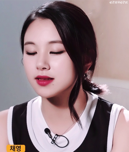 [트와이스] 심바 닮아서 아기맹수라고 불리는 채영이 짤들.jpg | 인스티즈