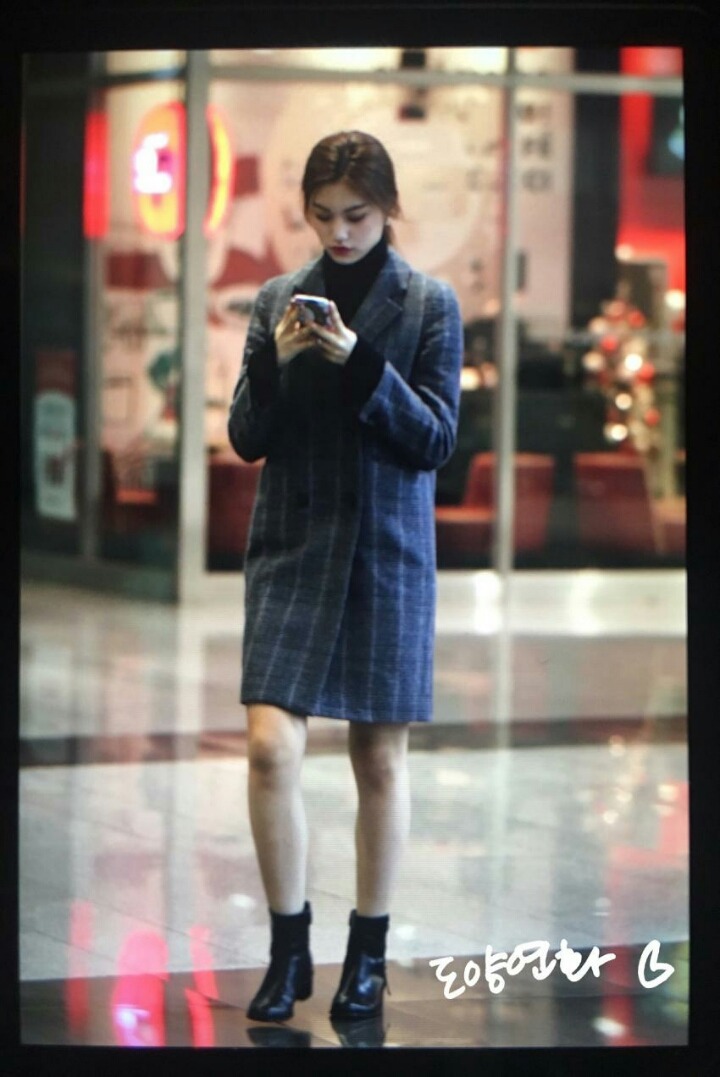 모델느낌 나는 오늘자 김도연 출국 사진 | 인스티즈