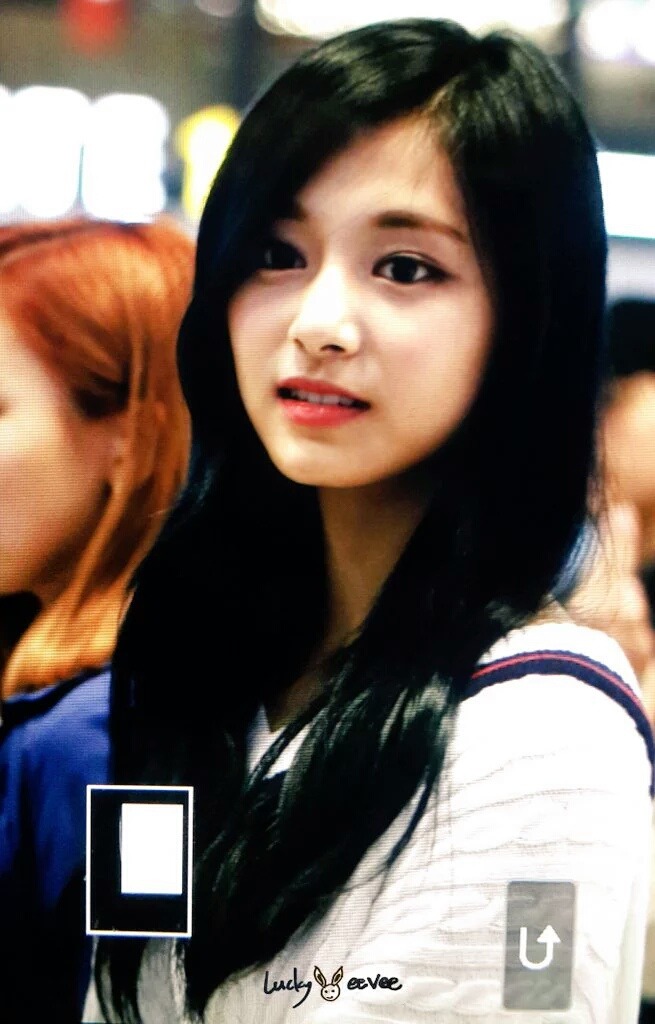 출국하는 쯔위 | 인스티즈