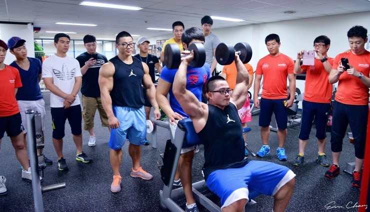 대한민국 최고의 보디빌더.. 수많은 후배들도 존경하는 분 | 인스티즈