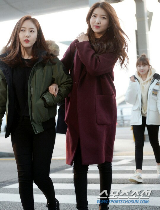 오늘자 여자친구 공항패션 | 인스티즈