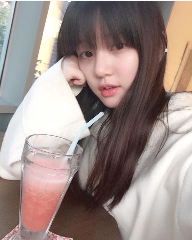 오늘자 이유비 | 인스티즈