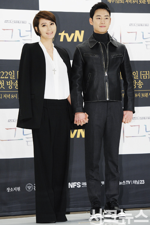 [시그널] 왜 손깍지를 꼈는지 모르겠지만.. 전 찬성이고요? | 인스티즈