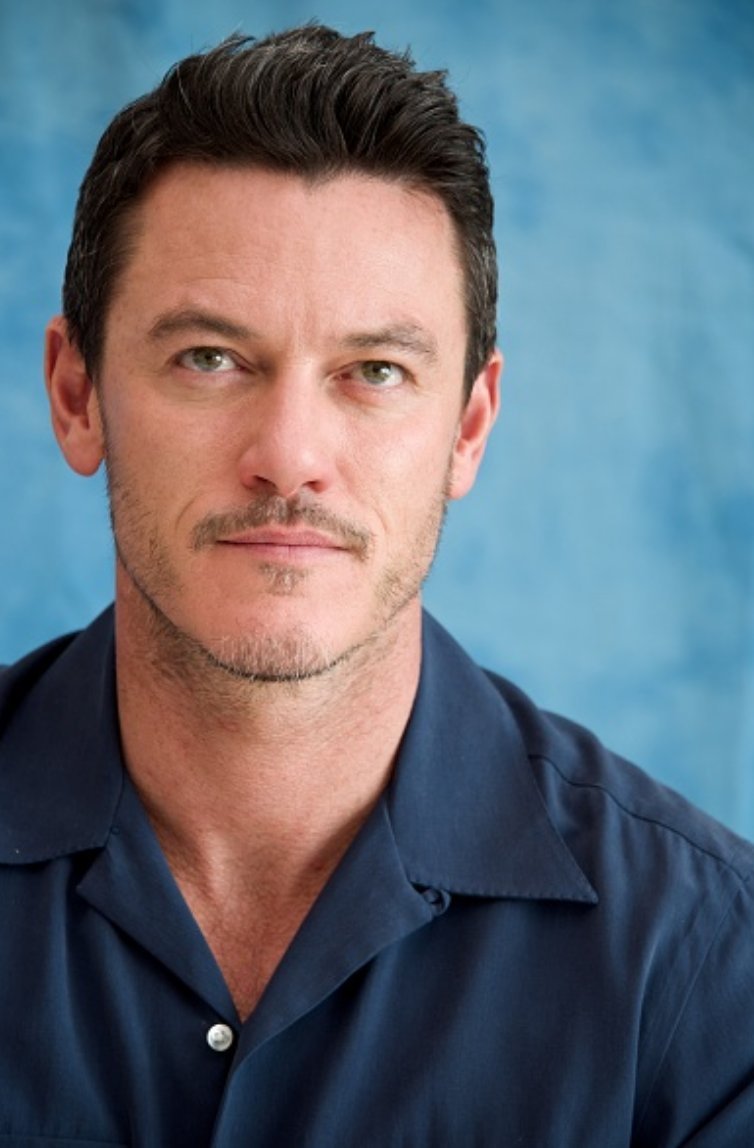  기자회견에서 짱예짱잘 파티하는 미녀와 야수 출연진 | 인스티즈