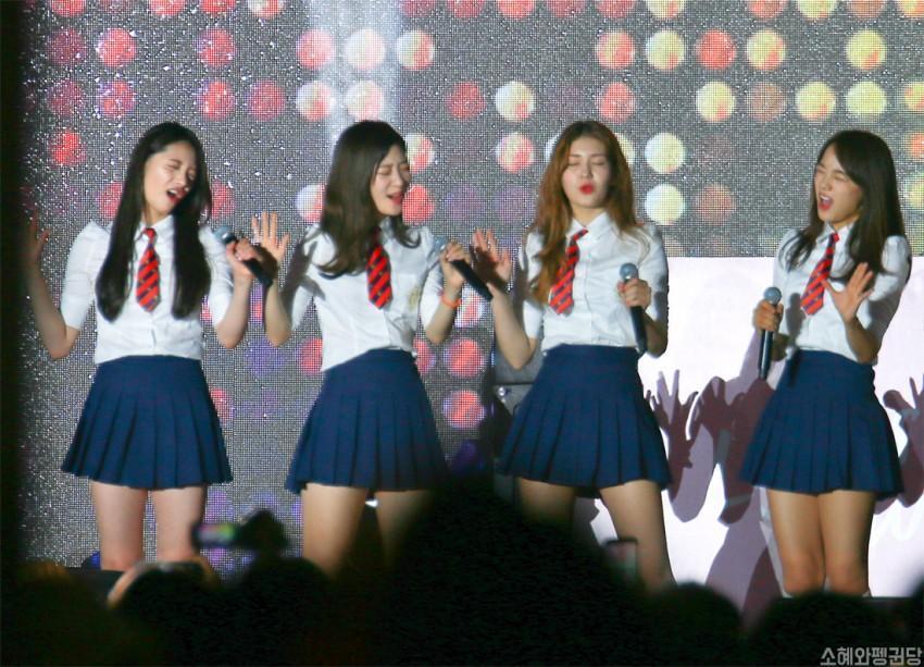 [아이오아이] 유연정 고음 부를때 다른 멤버들.jpg | 인스티즈