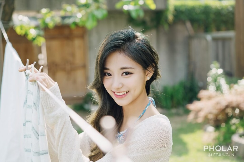 배우 이정진이 찍은 트와이스 쯔위 셋째 날 | 인스티즈