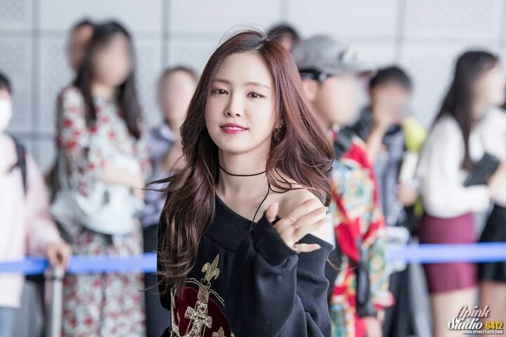 손나은의 어깨라인.jpgif | 인스티즈