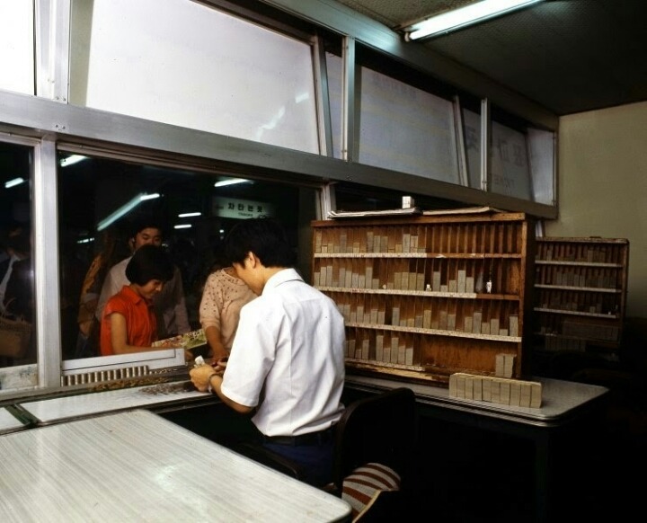 초창기 서울 지하철 풍경 | 인스티즈