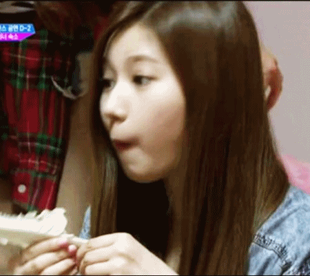 [트와이스] 뭔가를 먹는 트둥이들 먹방짤 모음 ㅋㅋㅋ | 인스티즈