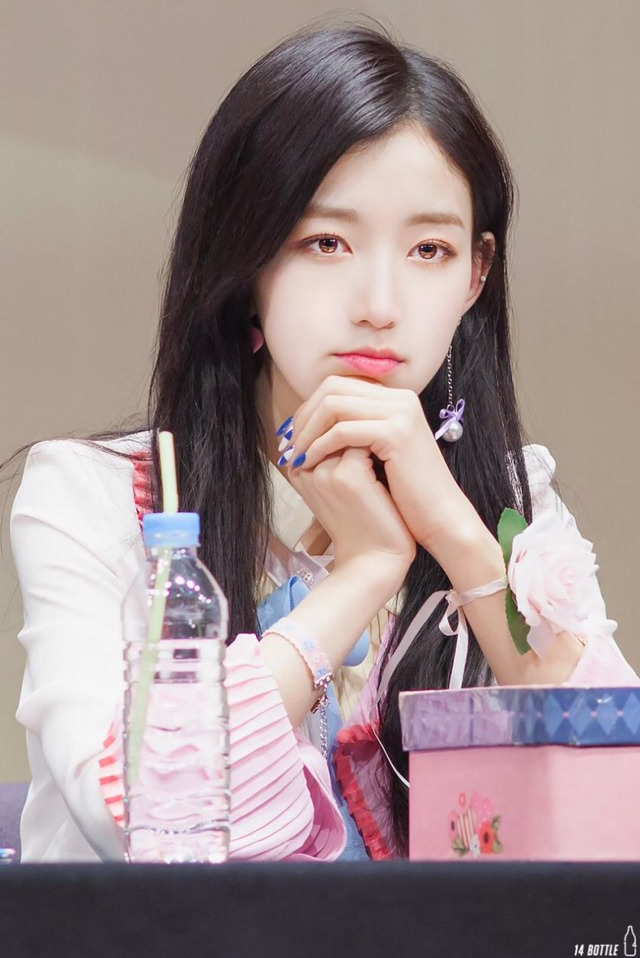갓세정 보려고 구구단 뮤비 틀었다가 예뻐서 눈에 들어온 애.jpgif | 인스티즈