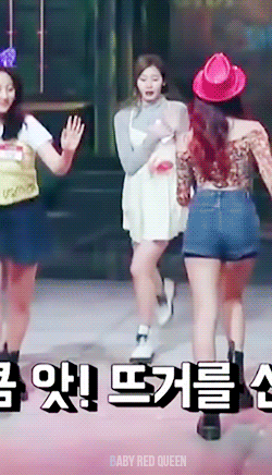 물건을 자꾸 떨어뜨리는 걸그룹 멤버 | 인스티즈