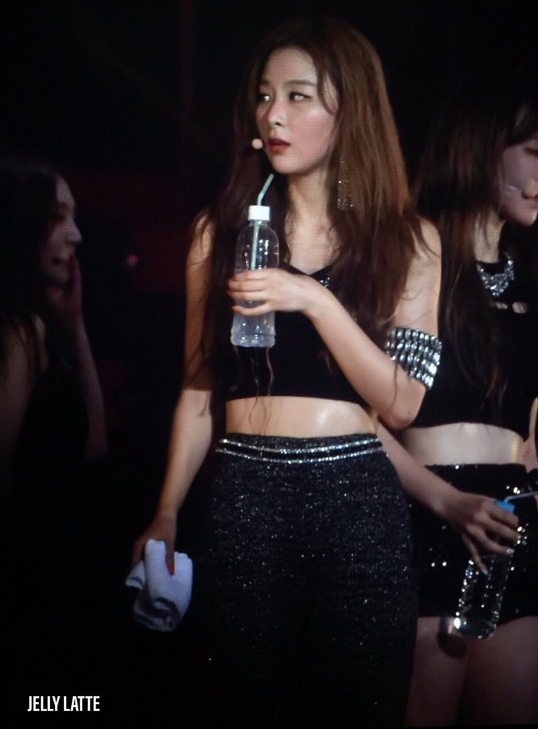 무대에서 땀흘리는 슬기 ㄷㄷㄷ.jpg | 인스티즈