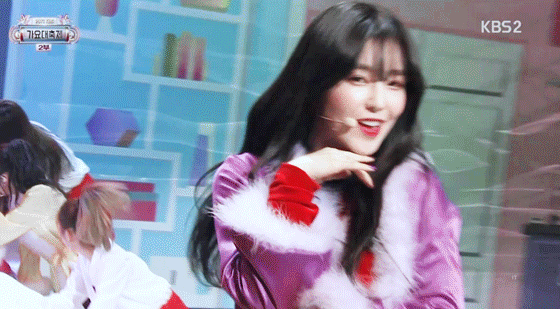 매년 연말 시상식에서 미모 폭발하는 아이린.jpgif | 인스티즈