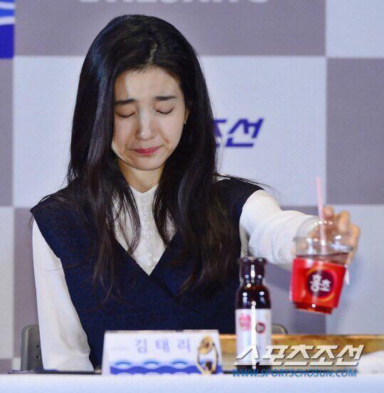 표정보려고 일부러 이 음료로 협찬하는 듯.jpg | 인스티즈