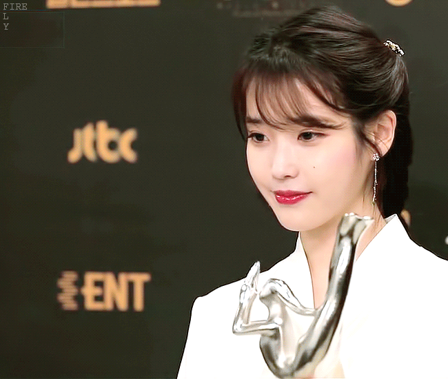 [IUTV] 장만월에게 물어봐! &amp; 이지은에게 물어봐! + 엉망진창 아이유 11주년 파티 + 이지금 콘서트 못가는 지은이 | 인스티즈