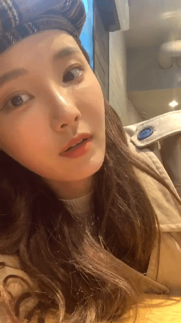 어제 3주년 기념 인스타 라이브한 모모랜드 연우(2).gif | 인스티즈