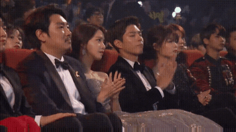 박보검과 여성들..gif | 인스티즈