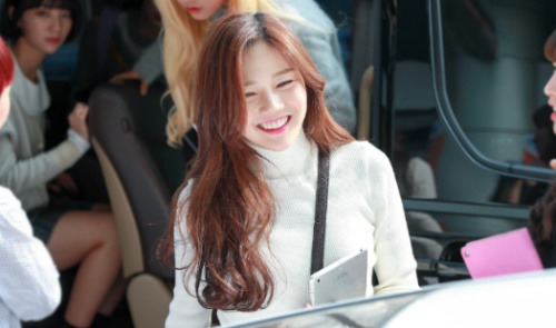 본인 싸인과 닮은 오마이걸 멤버 3명.jpg | 인스티즈