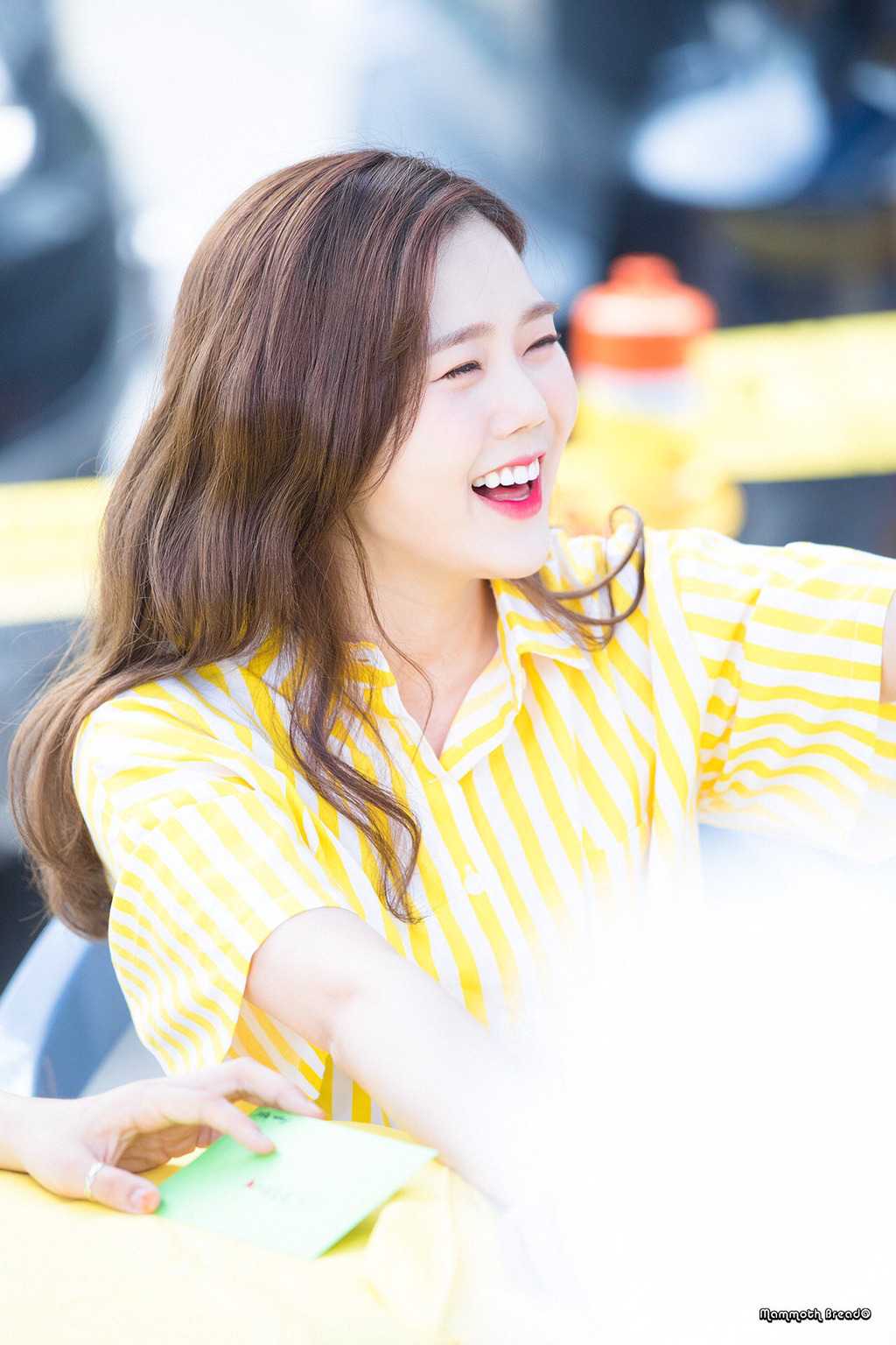 [오마이걸] 비도오고 해서 좀 쌀쌀해진 것 같아서 효정이 | 인스티즈