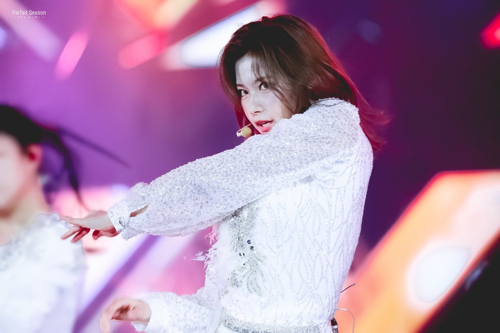 오늘이 생일인 트와이스 사나.jpgif (335장) | 인스티즈