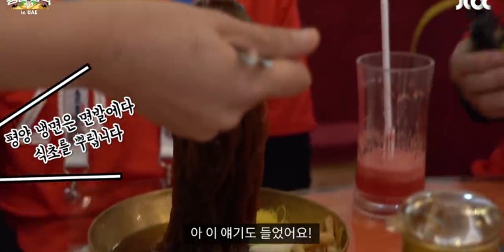 쉬지않고 게겐프레싱하는 북한 옥류관 직원.jpg | 인스티즈