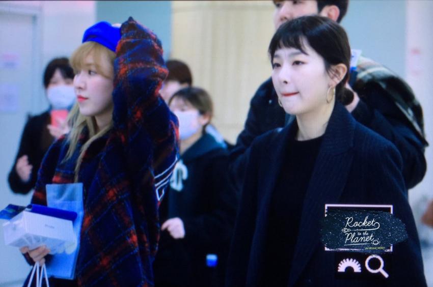 오전에 따숩게 옷 챙겨입고 출국한 레드벨벳 공항 프리뷰 | 인스티즈