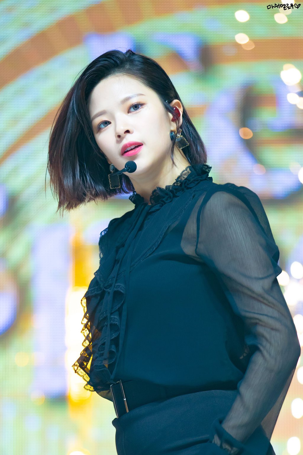 어제 Feel special 쇼케이스 유정연.jpg | 인스티즈