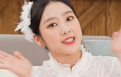 애교부리는 오마이걸 | 인스티즈