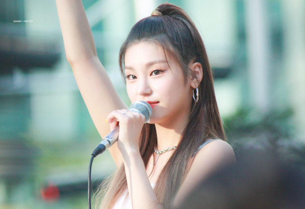 솔직히 좀 귀여운 ITZY 예지.jpgif | 인스티즈