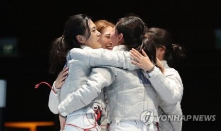 대한민국 여자 펜싱 사브르 금메달리스트들.jpg | 인스티즈