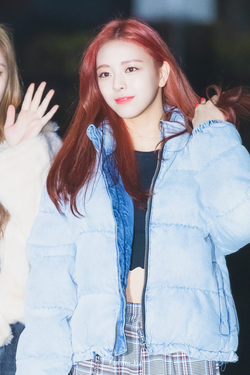 빨간머리가 잘어울리는 ITZY 유나.jpgif | 인스티즈