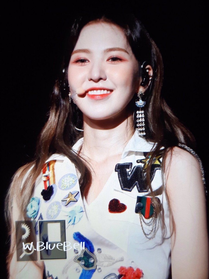 대만콘서트에서 오랜만에 앞머리 넘긴 레드벨벳 웬디 | 인스티즈