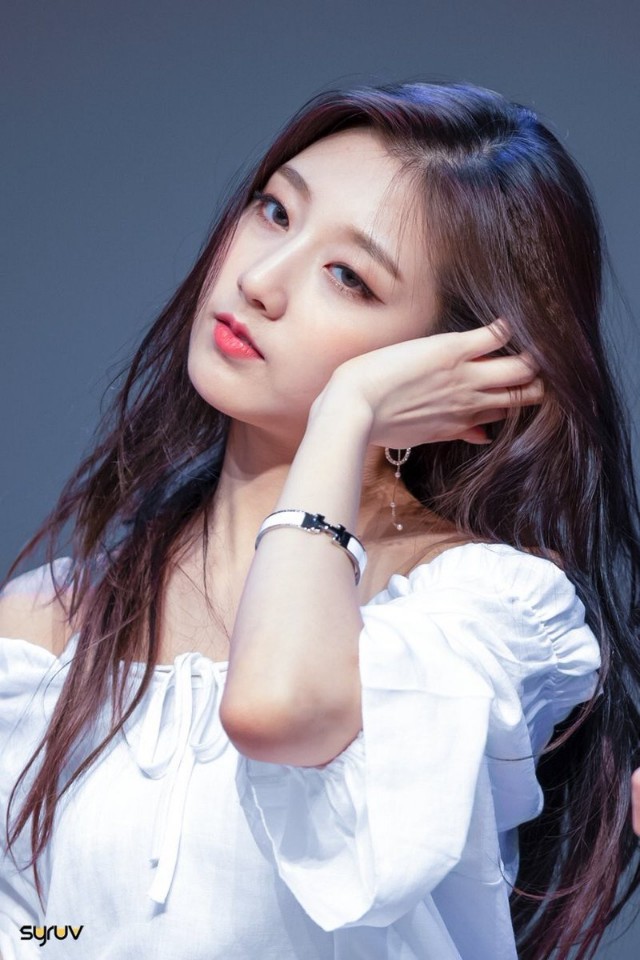 [러블리즈] 목요일 퇴근시간까지만 잘 버티자는 마음에서 예인이 | 인스티즈